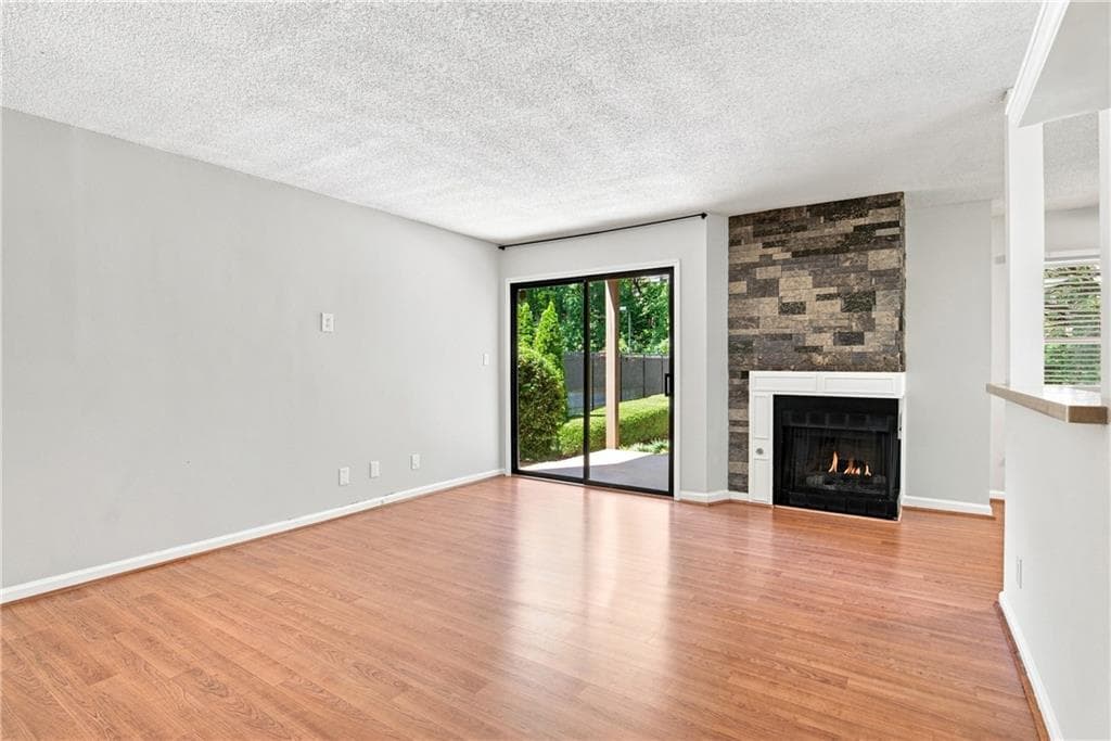 2 bedroom, 2 bathroom, 1,200 sq ft condominium for sale at 1101 Garden Court, Sandy Springs, GA 30328 — photo 5