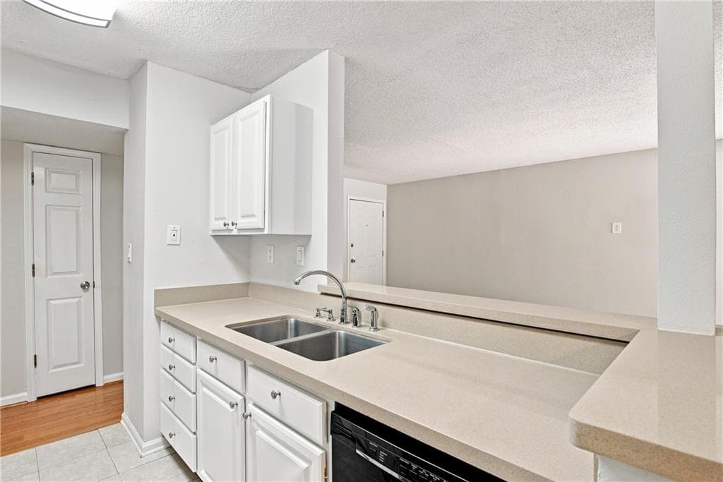 2 bedroom, 2 bathroom, 1,200 sq ft condominium for sale at 1101 Garden Court, Sandy Springs, GA 30328 — photo 8