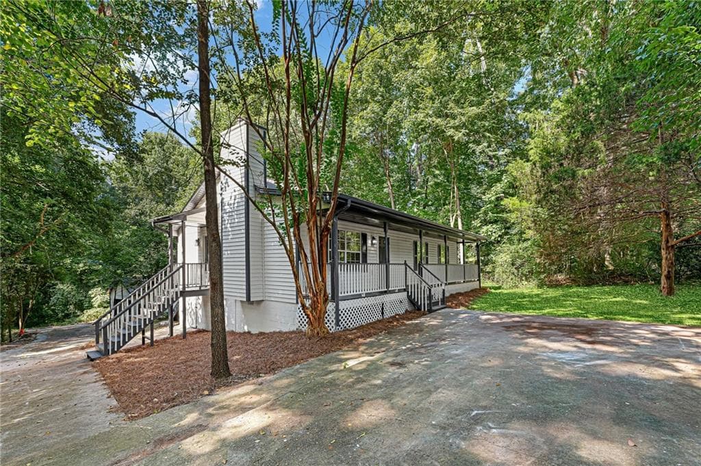 3 bedroom, 2 bathroom, 1,215 sq ft single family residence for sale at 88 Tanners Bridge Road, Bethlehem, GA 30620 — photo 2