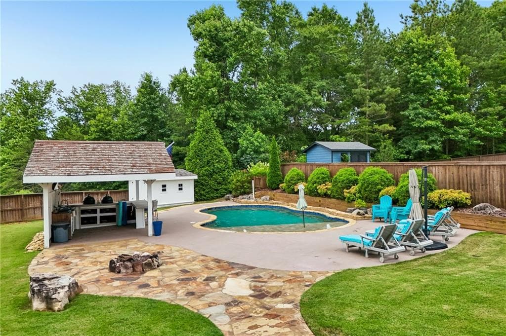 5 bedroom, 4 bathroom, 5,154 sq ft single family residence for sale at 109 Old Avery Drive, Canton, GA 30115 — photo 3