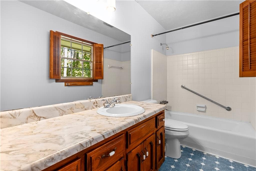 3 bedroom, 2 bathroom, 1,372 sq ft single family residence for sale at 8375 Cedar Grove Road, Fairburn, GA 30213 — photo 8