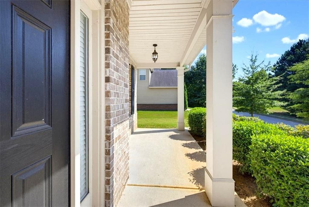 5 bedroom, 5 bathroom, 3,470 sq ft single family residence for sale at 136 Delwood Drive, Mcdonough, GA 30252 — photo 7