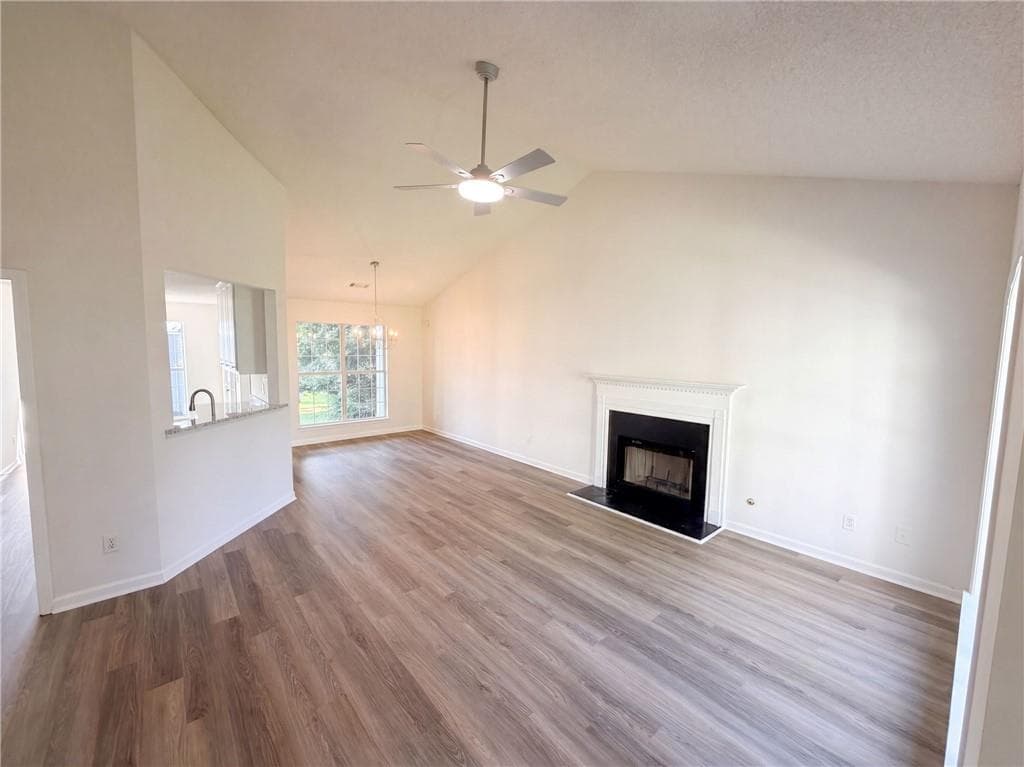 3 bedroom, 2 bathroom, 1,498 sq ft single family residence for sale at 1088 Meadow Glen Circle, Fairburn, GA 30213 — photo 3