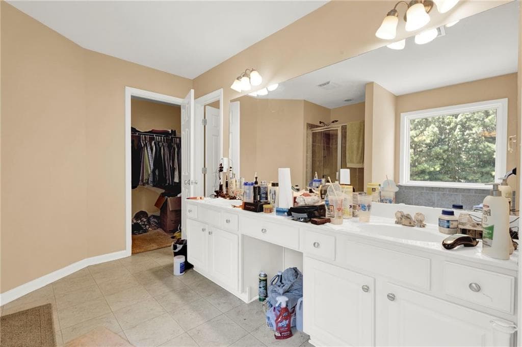 4 bedroom, 3 bathroom, 2,332 sq ft single family residence under contract at 3716 Ramsey Circle, Atlanta, GA 30331 — photo 8