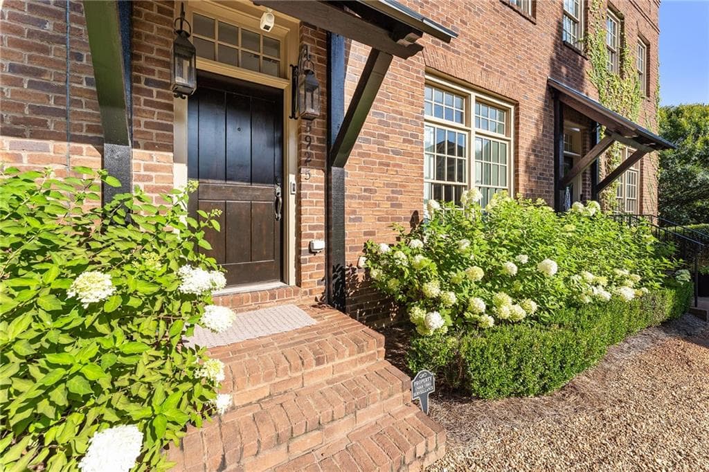 3 bedroom, 3 bathroom, 2,760 sq ft condominium under contract at 5925 Odell Street J2, Cumming, GA 30040