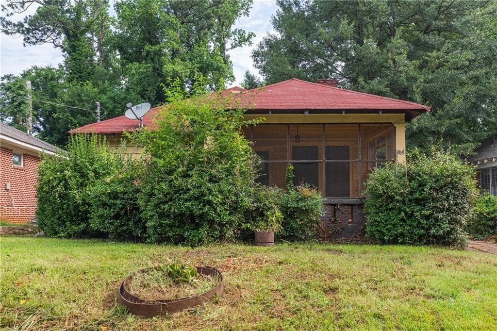 2 bedroom, 1 bathroom, 1,110 sq ft single family residence under contract at 969 Byron Drive, Atlanta, GA 30310