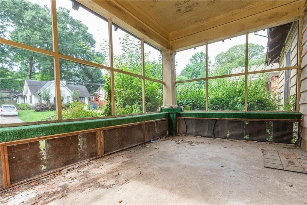 2 bedroom, 1 bathroom, 1,110 sq ft single family residence under contract at 969 Byron Drive, Atlanta, GA 30310 — photo 5