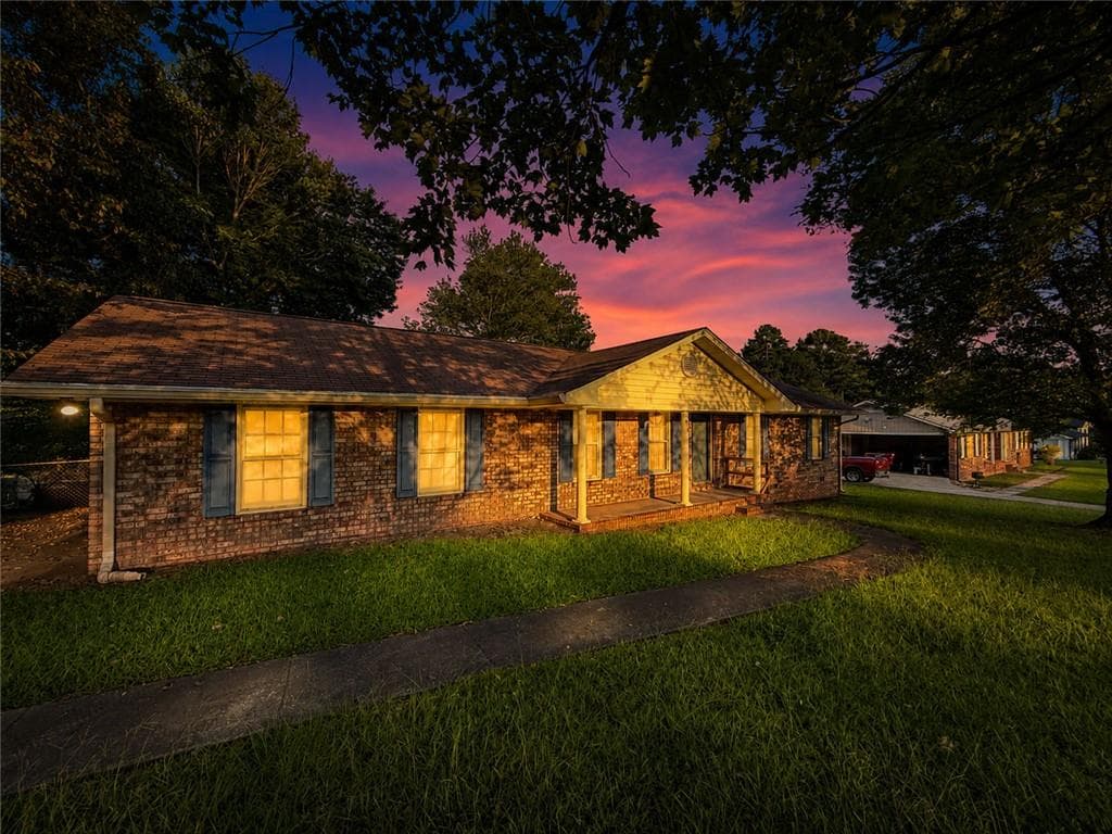 3 bedroom, 2 bathroom, 1,407 sq ft single family residence for sale at 25 Montre Circle, Silver Creek, GA 30173 — photo 3