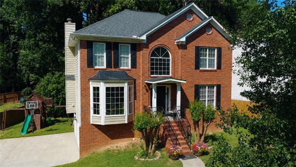 3 bedroom, 3 bathroom, 2,691 sq ft single family residence for sale at 2306 Luther Terrace, Marietta, GA 30064 — photo 2