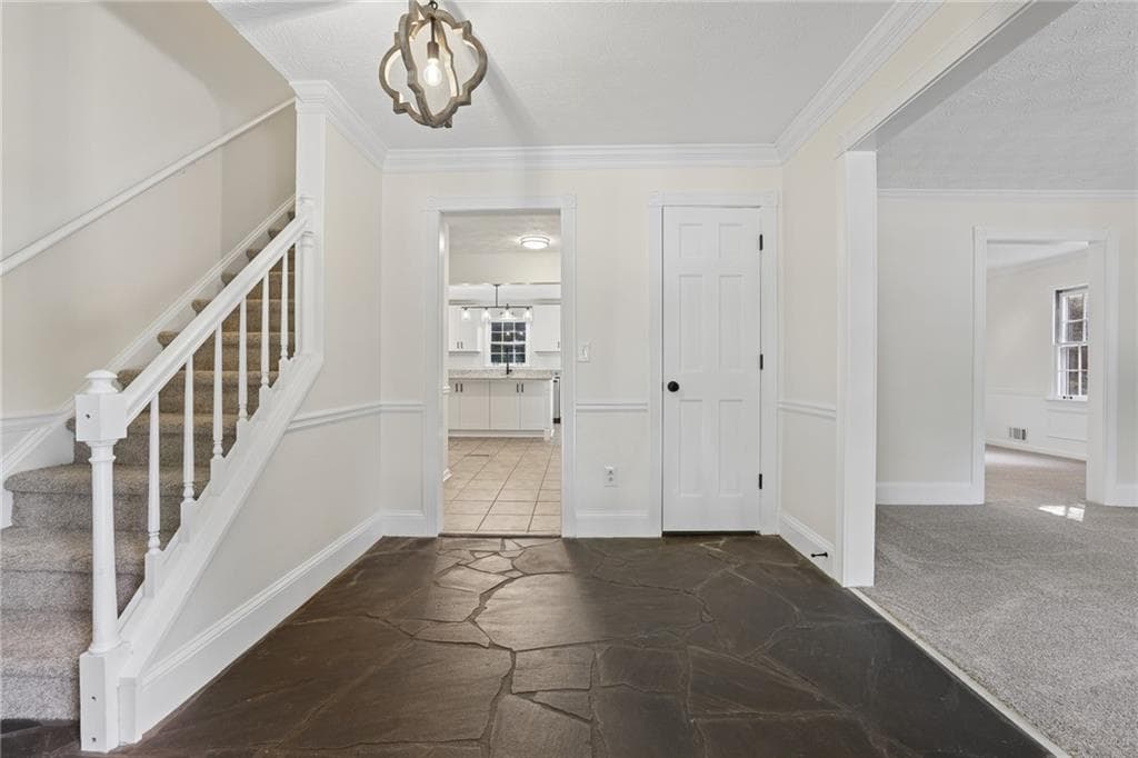 4 bedroom, 3 bathroom, 2,964 sq ft single family residence under contract at 1104 Staples Drive, Lilburn, GA 30047 — photo 5