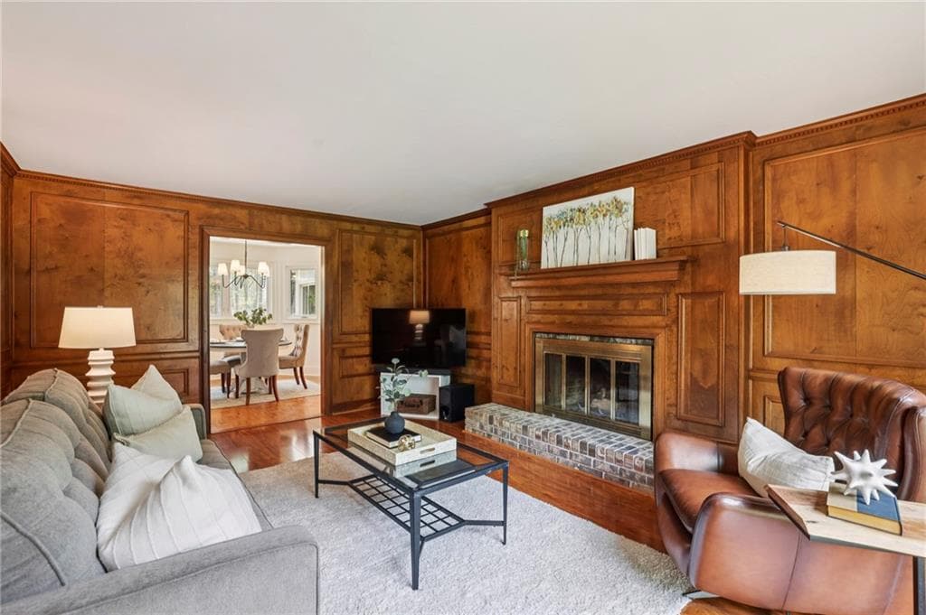 4 bedroom, 3 bathroom, 4,458 sq ft single family residence for sale at 8025 River Circle, Sandy Springs, GA 30350 — photo 5