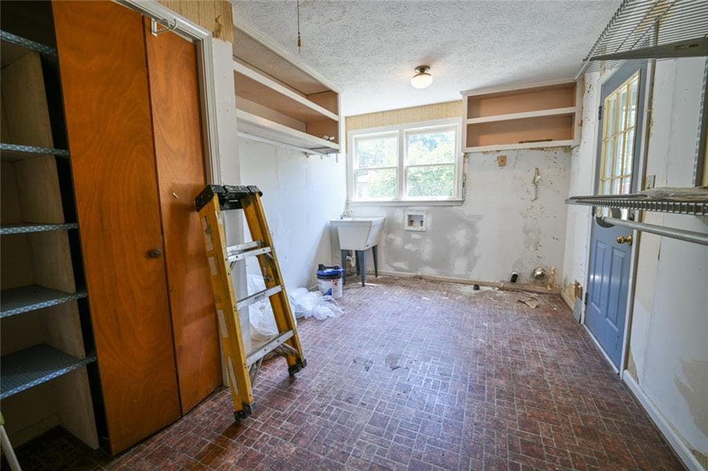 3 bedroom, 2 bathroom, 1,865 sq ft single family residence for sale at 2144 Boar Tusk Road, Conyers, GA 30012 — photo 10