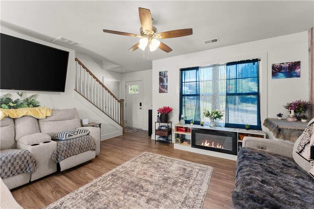 3 bedroom, 3 bathroom, 1,364 sq ft single family residence for sale at 2310 Belaire Drive, Cumming, GA 30041 — photo 8
