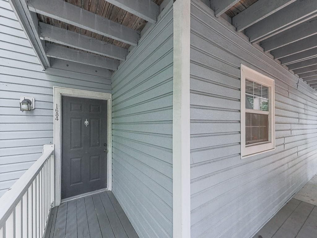 2 bedroom, 2 bathroom, 1,166 sq ft condominium under contract at 1634 Roanoke Place 7, Marietta, GA 30067 — photo 5