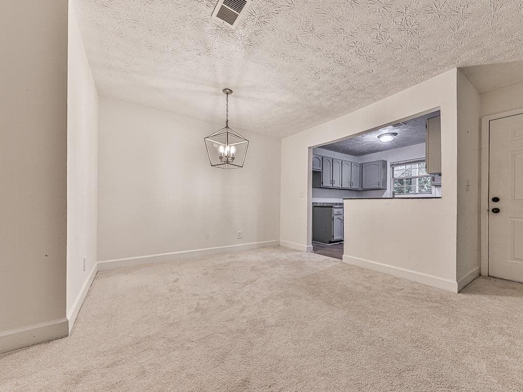 2 bedroom, 2 bathroom, 1,166 sq ft condominium under contract at 1634 Roanoke Place 7, Marietta, GA 30067 — photo 6