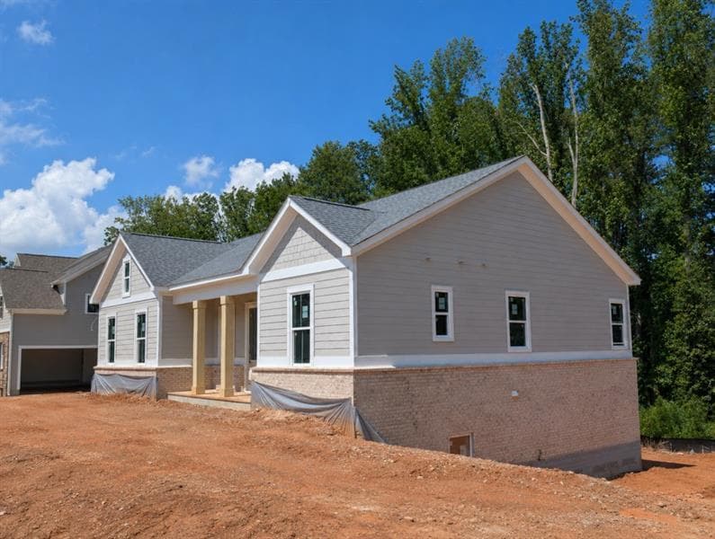 4 bedroom, 4 bathroom, 2,833 sq ft single family residence for sale at 3380 Hillshire Drive, Cumming, GA 30028 — photo 2