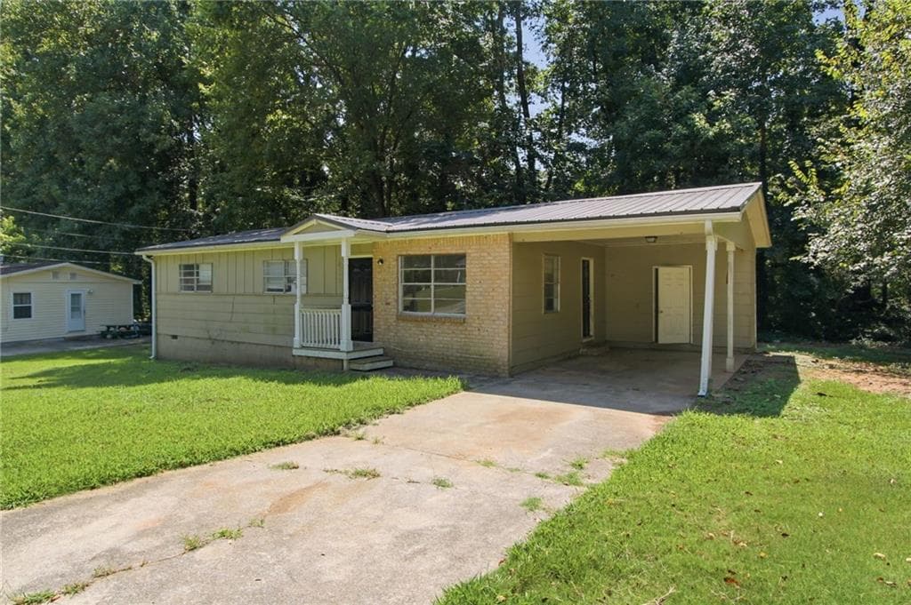 3 bedroom, 2 bathroom, 1,056 sq ft single family residence for sale at 10146 Morris Drive, Covington, GA 30014