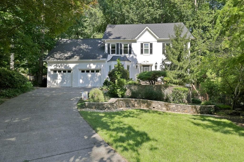 4 bedroom, 3 bathroom, 3,235 sq ft single family residence under contract at 4805 Thornwood Drive Drive, Acworth, GA 30102