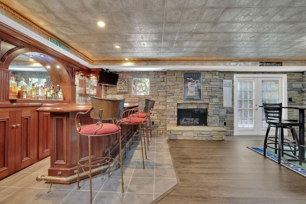 4 bedroom, 3 bathroom, 3,235 sq ft single family residence under contract at 4805 Thornwood Drive Drive, Acworth, GA 30102 — photo 3