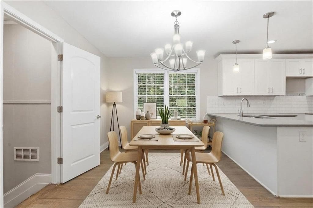 3 bedroom, 2 bathroom, 1,826 sq ft single family residence for sale at 1633 Pine Glen Circle, Decatur, GA 30035 — photo 3