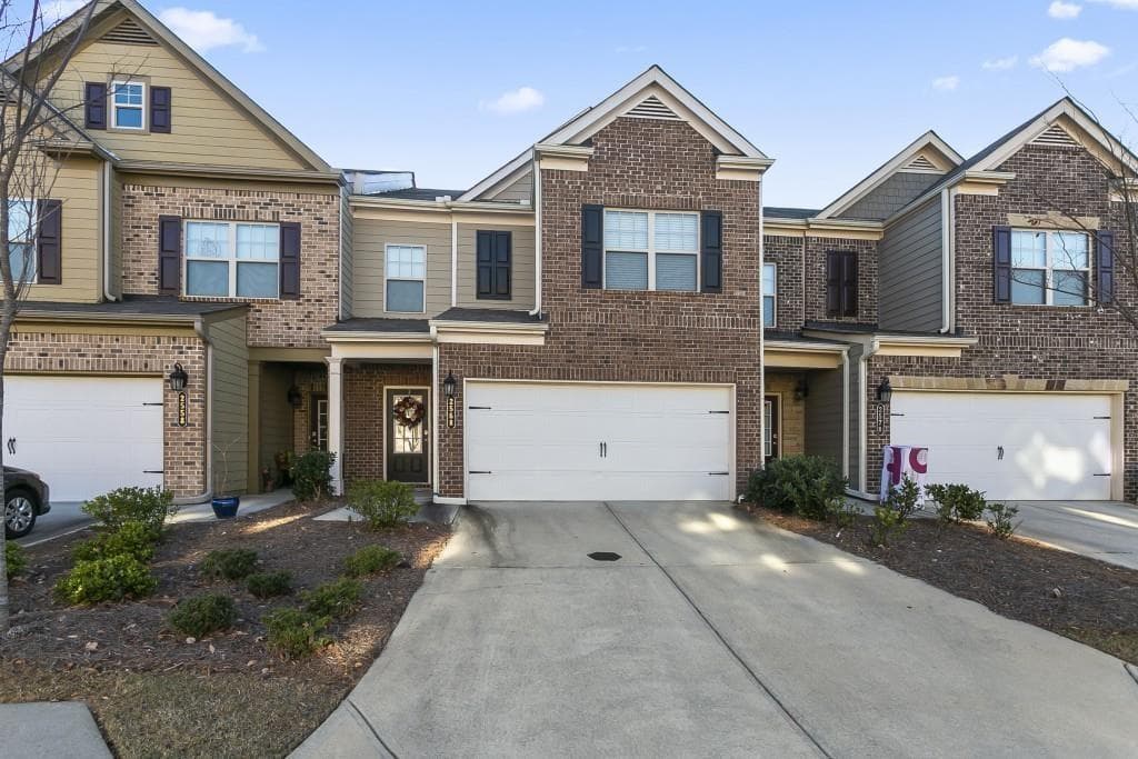 4 bedroom, 3 bathroom, 1,964 sq ft townhouse for rent at 2568 Village Park Bend, Duluth, GA 30096 for $2,400 a month — photo 1 of 13