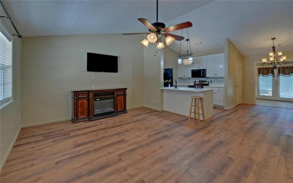 2 bedroom, 2 bathroom, 1,184 sq ft condominium for sale at 2947 Florence Drive, Gainesville, GA 30504 — photo 2