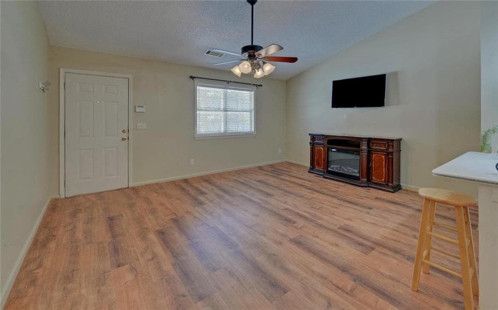 2 bedroom, 2 bathroom, 1,184 sq ft condominium for sale at 2947 Florence Drive, Gainesville, GA 30504 — photo 3