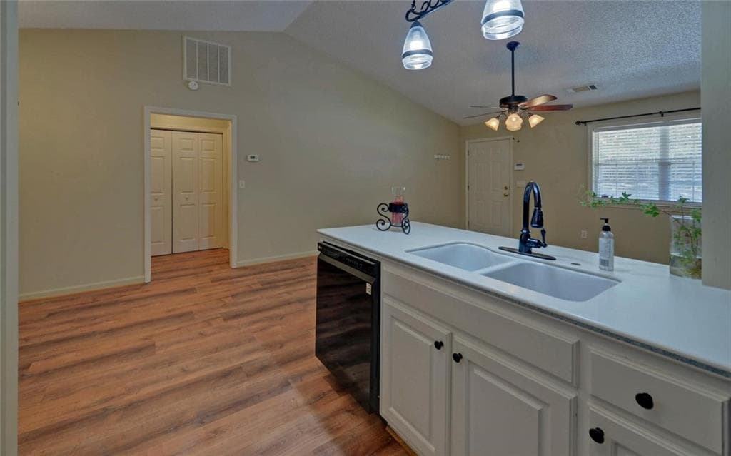 2 bedroom, 2 bathroom, 1,184 sq ft condominium for sale at 2947 Florence Drive, Gainesville, GA 30504 — photo 8