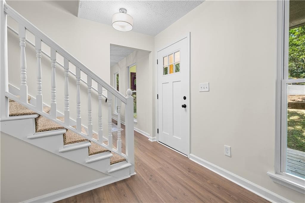 4 bedroom, 3 bathroom, 2,354 sq ft single family residence for sale at 1550 Olde Mill Court, Marietta, GA 30066 — photo 6