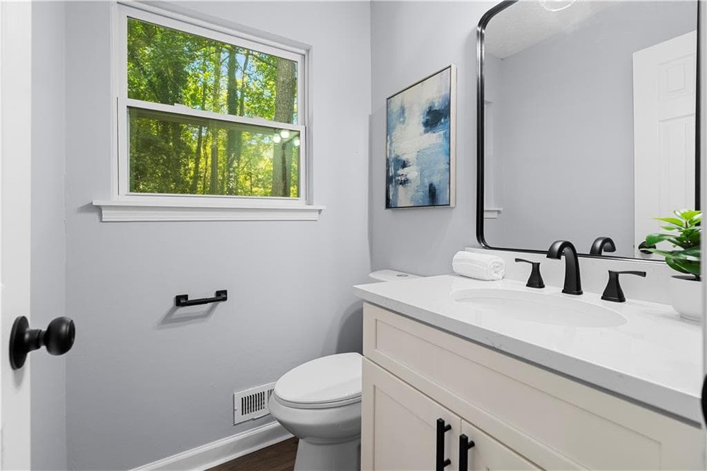 4 bedroom, 3 bathroom, 2,354 sq ft single family residence for sale at 1550 Olde Mill Court, Marietta, GA 30066 — photo 8