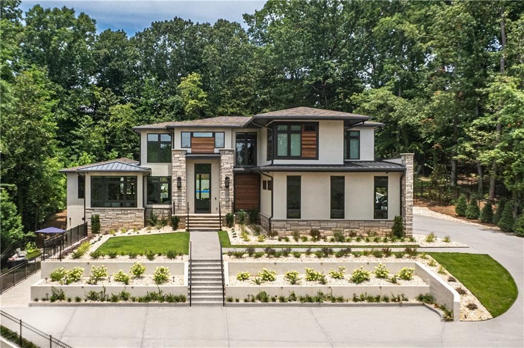6 bedroom, 8 bathroom, 7,174 sq ft single family residence for sale at 1090 Kingston Drive, Sandy Springs, GA 30342 — photo 2