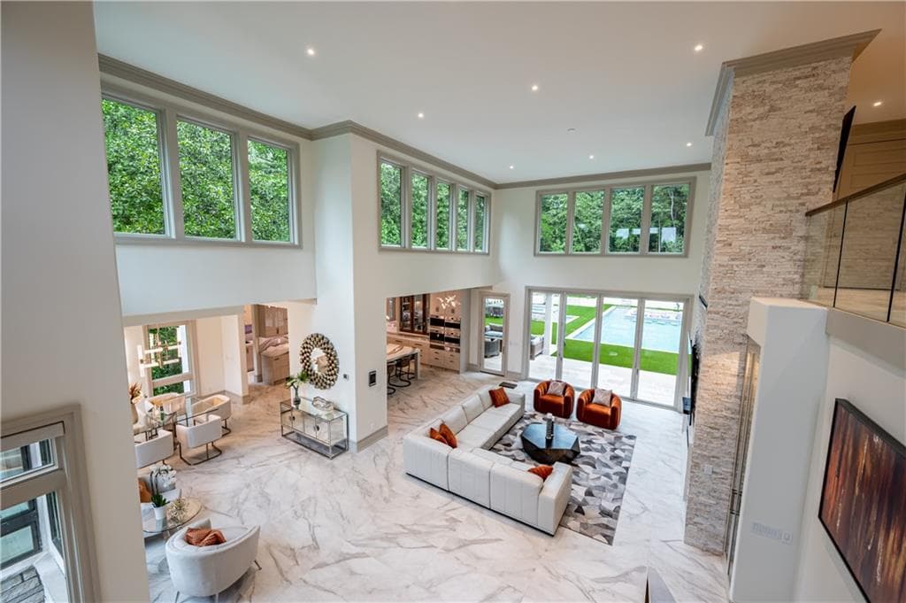 6 bedroom, 8 bathroom, 7,174 sq ft single family residence for sale at 1090 Kingston Drive, Sandy Springs, GA 30342 — photo 3