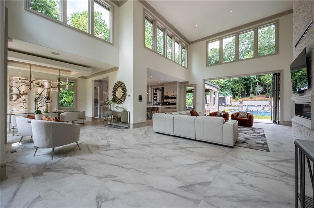 6 bedroom, 8 bathroom, 7,174 sq ft single family residence for sale at 1090 Kingston Drive, Sandy Springs, GA 30342 — photo 4