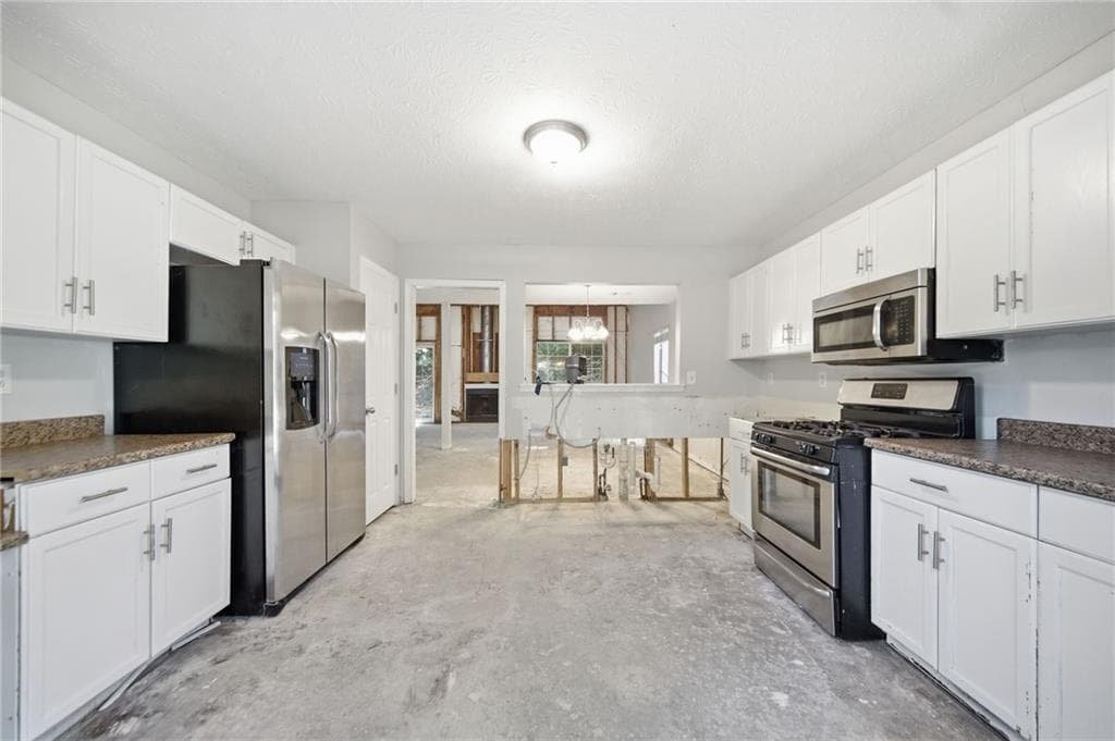3 bedroom, 3 bathroom, 2,515 sq ft single family residence for sale at 5145 N Bridges Drive, Johns Creek, GA 30022 — photo 8