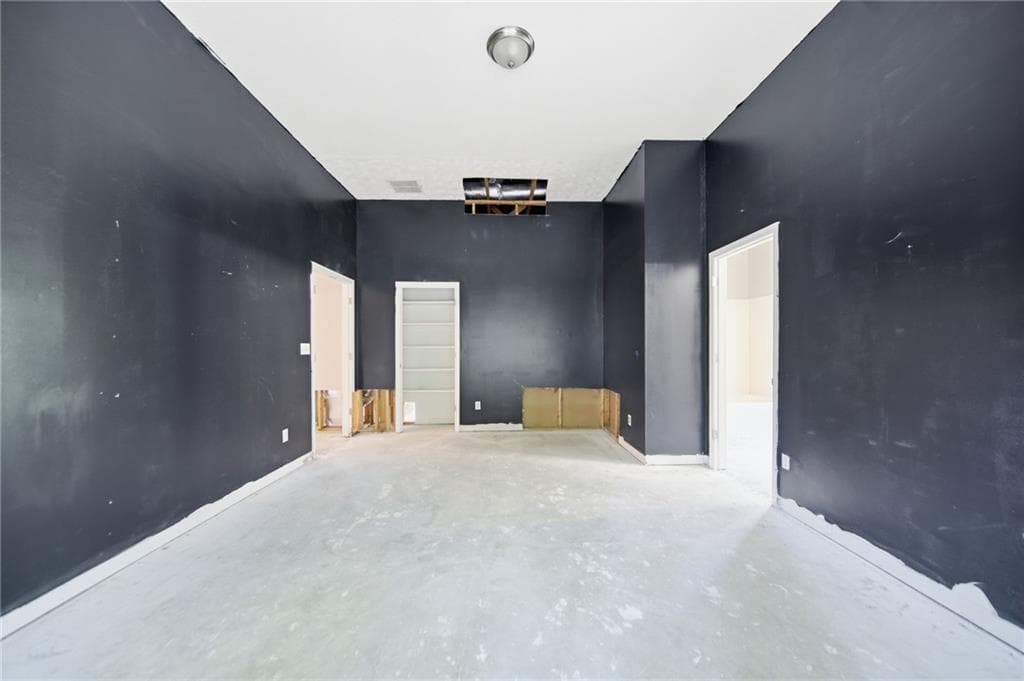 3 bedroom, 3 bathroom, 2,515 sq ft single family residence for sale at 5145 N Bridges Drive, Johns Creek, GA 30022 — photo 10