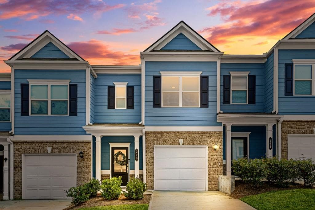 3 bedroom, 2 bathroom, 1,628 sq ft townhouse for sale at 229 Dupont Drive, Cartersville, GA 30121