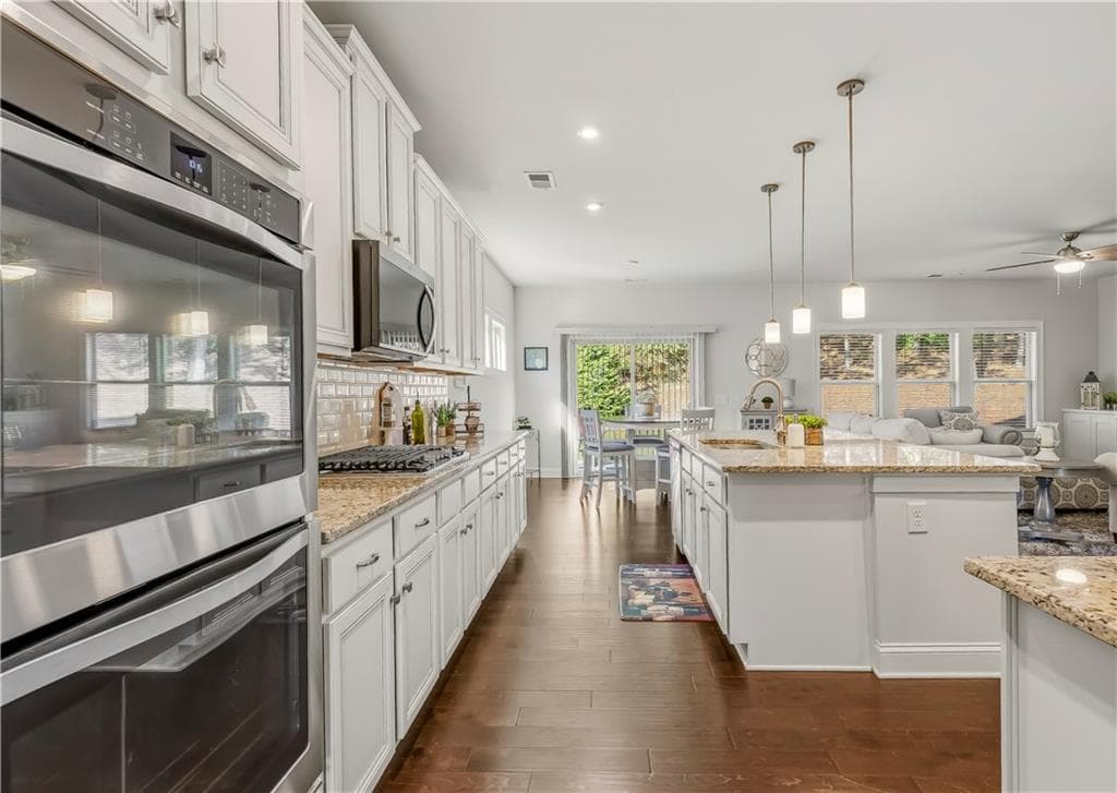 5 bedroom, 3 bathroom, 3,185 sq ft single family residence under contract at 40 Lakewood Court, Cartersville, GA 30120 — photo 9