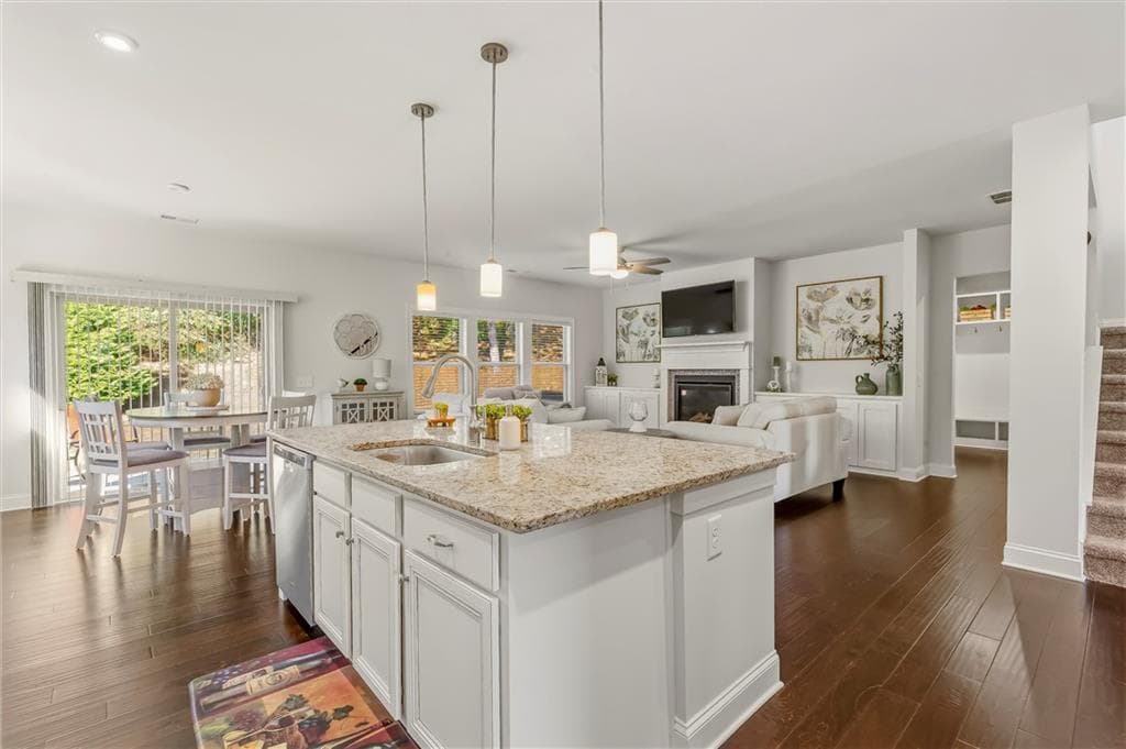 5 bedroom, 3 bathroom, 3,185 sq ft single family residence under contract at 40 Lakewood Court, Cartersville, GA 30120 — photo 10