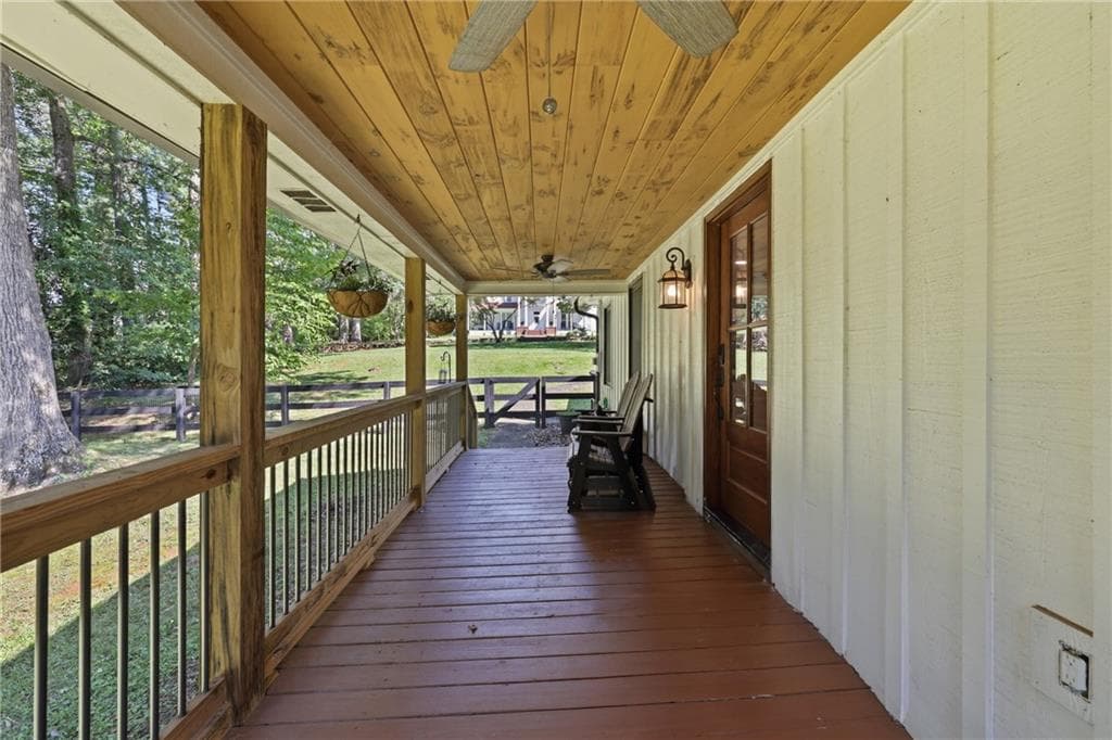 3 bedroom, 2 bathroom, 1,708 sq ft single family residence for sale at 500 Ketron Drive, Clarkesville, GA 30523 — photo 3