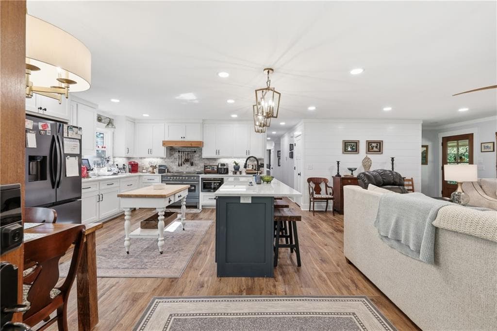 3 bedroom, 2 bathroom, 1,708 sq ft single family residence for sale at 500 Ketron Drive, Clarkesville, GA 30523 — photo 6