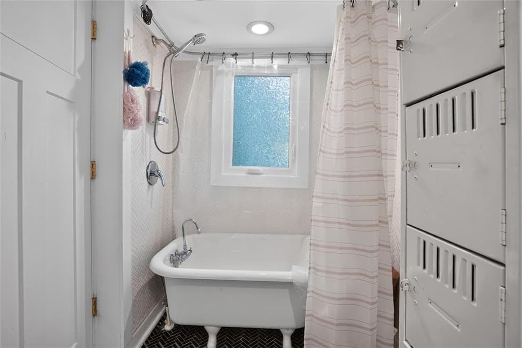 3 bedroom, 2 bathroom, 1,548 sq ft single family residence for sale at 5 Spruce Street, Porterdale, GA 30014 — photo 4