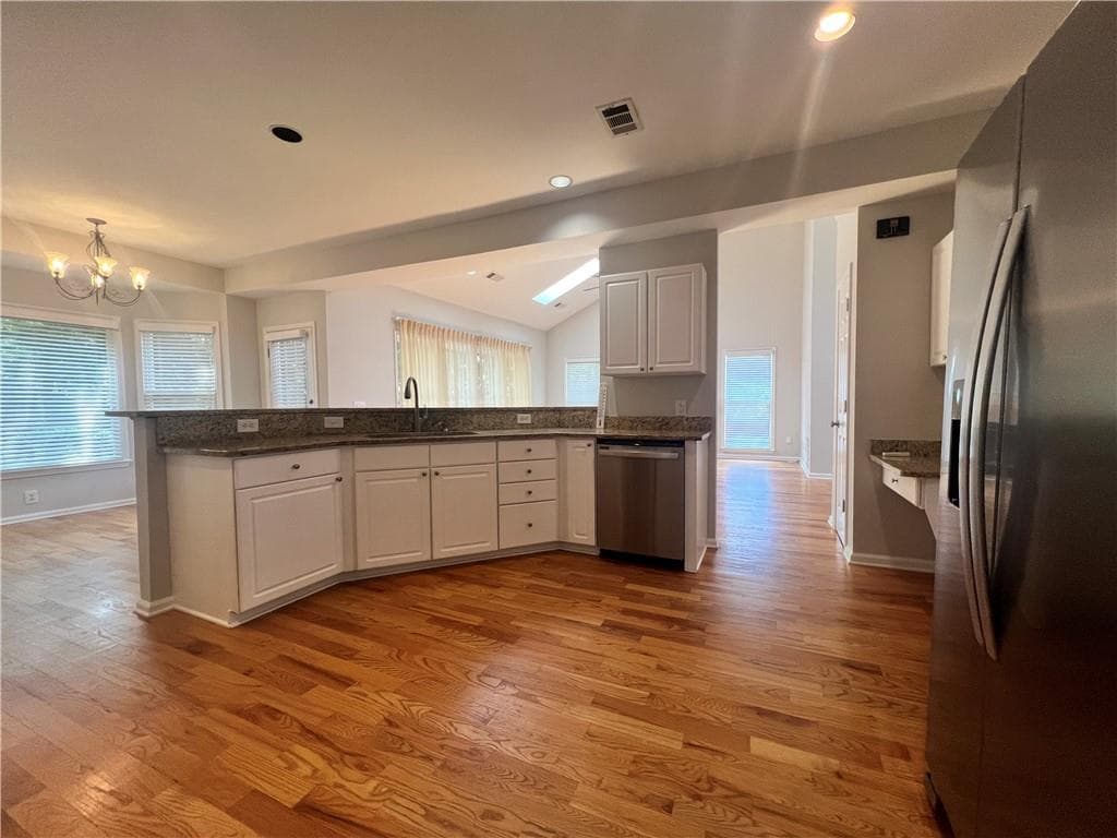 4 bedroom, 3 bathroom, 2,821 sq ft single family residence for rent at 365 Tumbling Creek Dr, Alpharetta, GA 30005 for $3,300 a month — photo 10