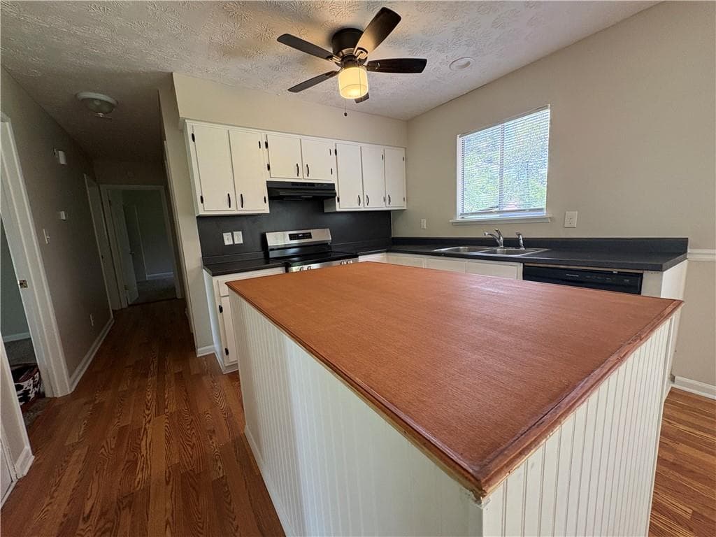 3 bedroom, 2 bathroom, 1,562 sq ft single family residence for sale at 2892 Haddon Drive, Rex, GA 30273 — photo 2