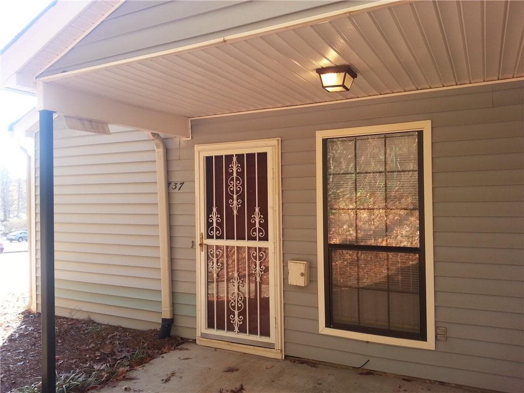 2 bedroom, 2 bathroom, 912 sq ft condominium for rent at 737 Windchase Lane, Stone Mountain, GA 30083 for $1,450 a month — photo 2
