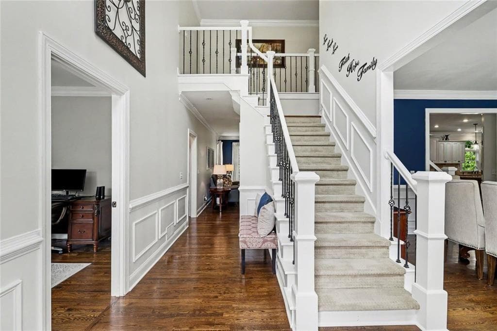 6 bedroom, 5 bathroom, 4,260 sq ft single family residence for sale at 1135 Jennifer Oaks Drive, Alpharetta, GA 30004 — photo 3