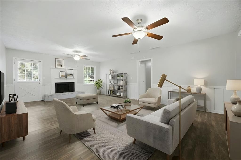 3 bedroom, 2 bathroom, 1,433 sq ft single family residence for sale at 2384 Three Bars Drive, Snellville, GA 30078 — photo 3
