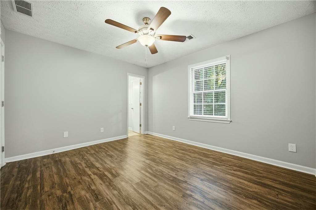 3 bedroom, 2 bathroom, 1,433 sq ft single family residence for sale at 2384 Three Bars Drive, Snellville, GA 30078 — photo 9