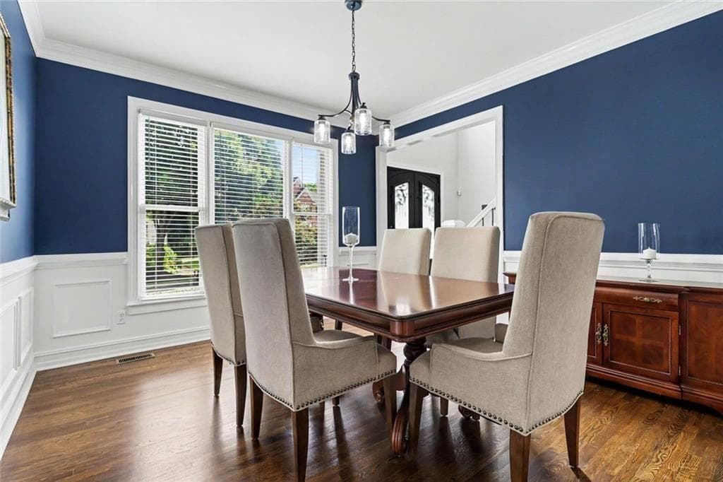 6 bedroom, 5 bathroom, 4,260 sq ft single family residence for sale at 1135 Jennifer Oaks Drive, Alpharetta, GA 30004 — photo 5