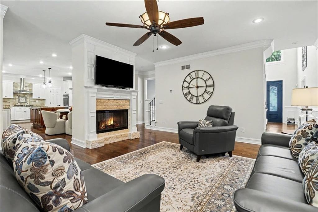 6 bedroom, 5 bathroom, 4,260 sq ft single family residence for sale at 1135 Jennifer Oaks Drive, Alpharetta, GA 30004 — photo 7