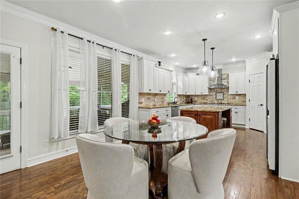 6 bedroom, 5 bathroom, 4,260 sq ft single family residence for sale at 1135 Jennifer Oaks Drive, Alpharetta, GA 30004 — photo 9